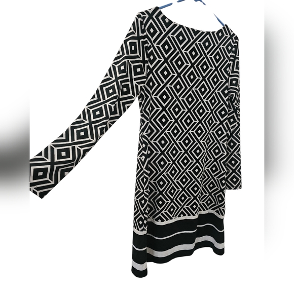 EUC | INC International Concepts | ¾ sleeve Geometric design | Lined | Size: M - Picture 2 of 10